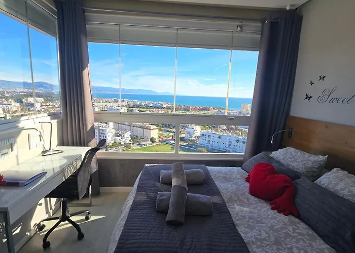 Estudio Iii Vistas Mar, Tren Y Malaga Апартаменты *