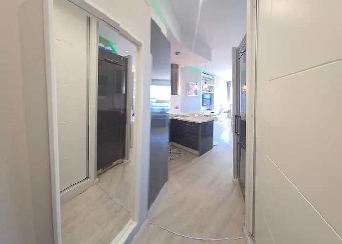 Estudio Iii Vistas Mar, Tren Y Malaga