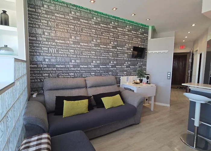 Estudio Iii Vistas Mar, Tren Y Malaga Торремолинос