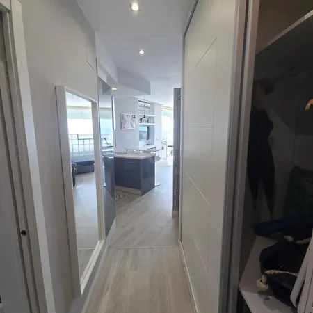 Daire Estudio Iii Vistas Mar, Tren Y Malaga