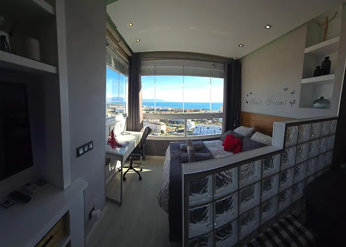 Estudio Iii Vistas Mar, Tren Y Malaga