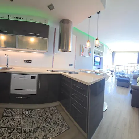 Estudio Iii Vistas Mar, Tren Y Malaga *